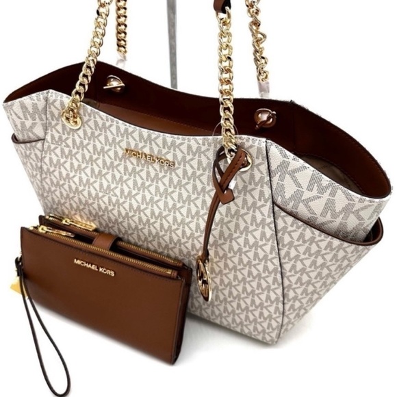 Michael Kors Large Chain Shoulder Bag & Double Zip Wallet Set Vanilla/Luggage - Picture 13 of 14